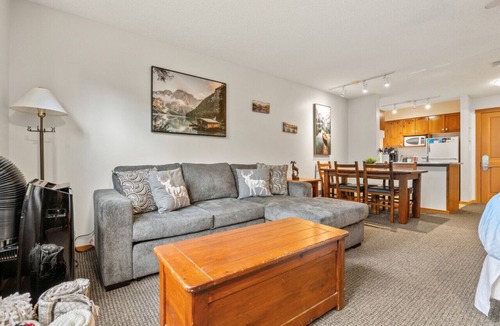 East Kootenay Apartment | Free As A Bird | Upper Village | Pool | Hot Tub