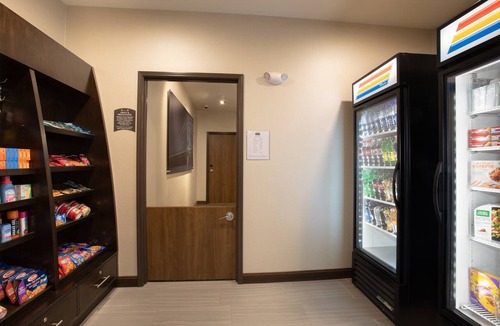 Rapid City Apartment | Free Breakfast. Pool & Hot Tub. Your Next Trip!