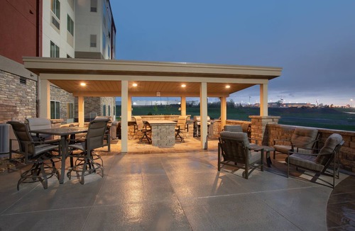 Rapid City Apartment | Free Breakfast. Pool & Hot Tub. Your Next Trip!