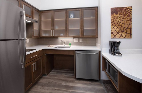 Rapid City Condo | Free Breakfast. Pool & Hot Tub. Near Rushmore Crossing Shopping Complex!