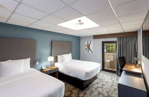 Flagami Hotel | Free Shuttle Pet Stay And Pool Near Wynwood Walls | 3 Relaxing Units