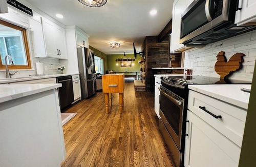Peninsula House | Freshly remodeled 3,100 sq ft home big enough for two families. Pet Friendly!