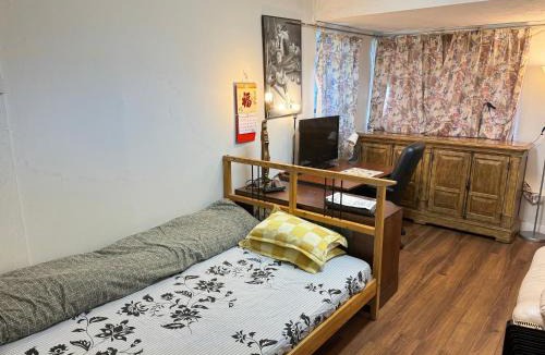 Burnaby House | Friendly and cozy home with separate entrance No Pets Allowed