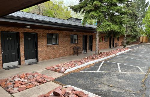 Glenwood Springs Hotel | Frontier Lodge