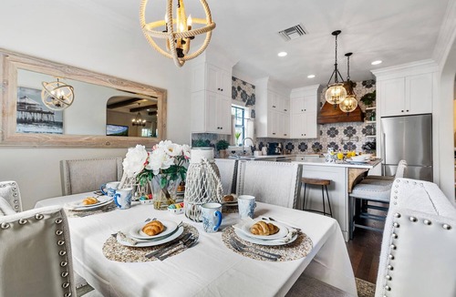 Old Northwood Historic District House | Full Downtown Luxury Vacation Home AND Guest Home