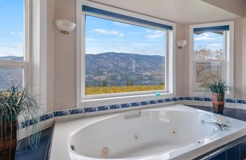 Okanagan-Similkameen Bed & Breakfast | Full house with private vineyard/orchard