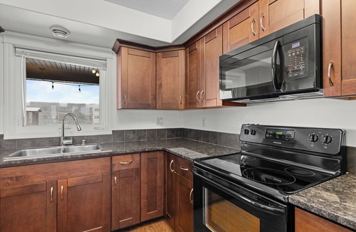 Stonebridge Condo | Fully Furnished 2-Bed, 2 Bathroom Retreat - Stonebridge