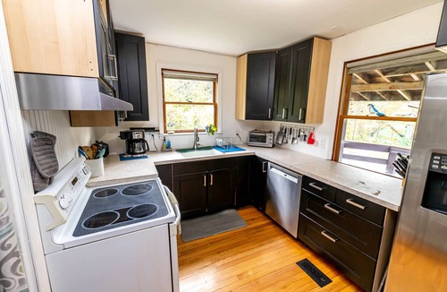 Sutton House | Fully Furnished 3br home on a quiet dirt road