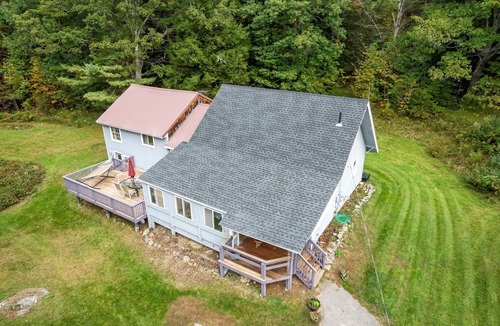 Sutton House | Fully Furnished 3br home on a quiet dirt road