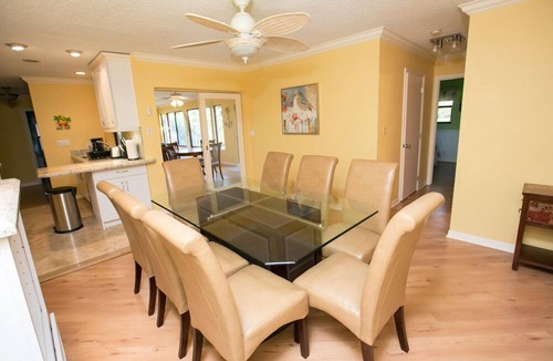 Tropic Palms House | Fun Fishing & Kayaking-Private Home On Canal-Relaxing W/Pool & Spa-WiFi-Near All