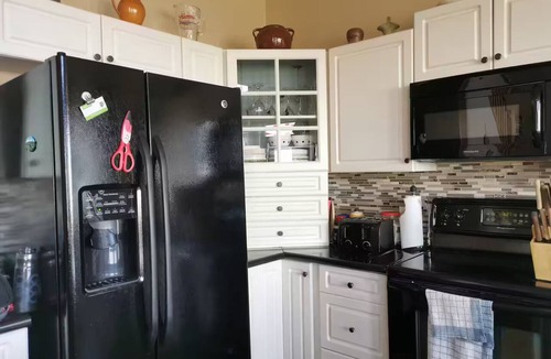 Vulcan County Cottage | Fun in the Sun! Lake McGregor Cottage & Resort