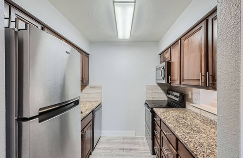 Aurora Condo | Furnished Aurora Condo with 2 Full Bathrooms!