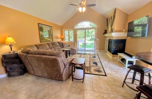 Carroll House | FV49 Wow Stunning single level home next to golf course and Mt Washington Hotel