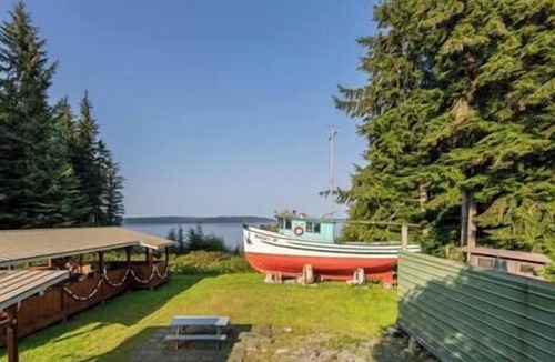 Alert Bay Cabin | (G) Standard Double Cabin (pet friendly)