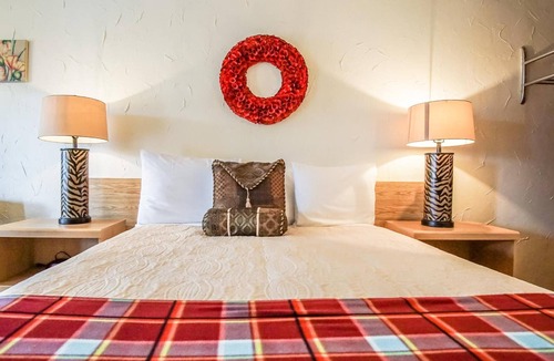 Radium Hot Springs Hotel | Gables Motel