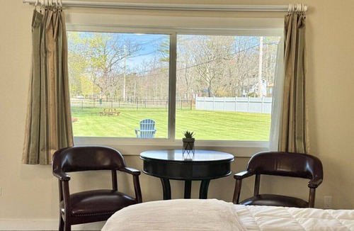 Hulls Cove Hotel | Gallagher`s Travels Room 12 (King)