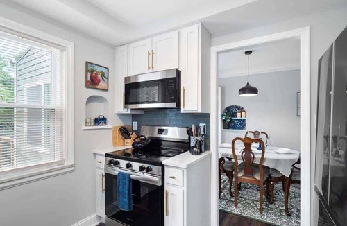 Cleveland Heights House | Game Room - Bar - Sleeps 9 - Near Cleveland