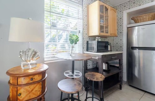 West Palm Beach House | Garden cottage in a heart of West Palm Beach