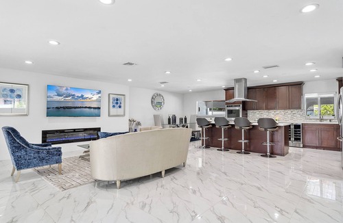 Miami Gardens House | Gardens Resort Luxury Retreat located - Minutes away from the Hardrock Satdium