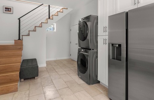 Morrisville Cottage | Gas fireplace, private guest house