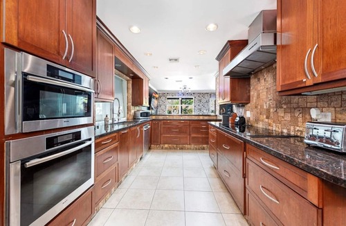 Seybold Villa | Gated Private Acre 5BR4BA Tropical Villa w/Theater