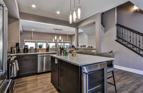Canmore House | ⭐Gatsby by Samsara Resort|Private Hot Tub|Private Entry|Panorama Top View|4BR+4.5BTH (BL# RES-10667)