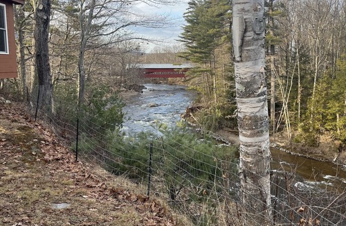 Conway Apartment | Get away to where the rivers meet, between two covered bridges!.