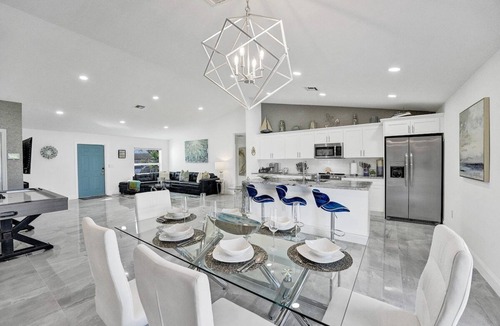 Delray Beach House | Glamorous *New* Home in Delray Beach near The Ave!