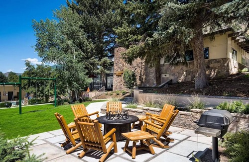 Glenwood Springs Hotel | Glenwood Springs Escape w/Access to Caverns, Mountain Views, & Hot Spring