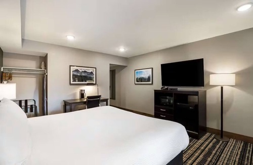 Glenwood Springs Hotel | Glenwood Springs Haven | Thrill-Seekers w/Hot Springs, Mountains & Outdoors