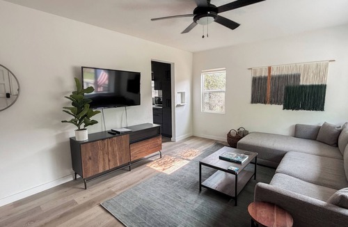 Glenwood Springs House | Glenwood Springs 3BR Home - Walk Downtown - Mountain Views- A/C
