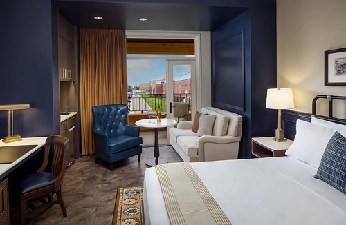 Fitzsimons Hotel | Go Hiking @ Flagstaff Mountain w/Impeccable Room Service, Near Aurora Top Spots