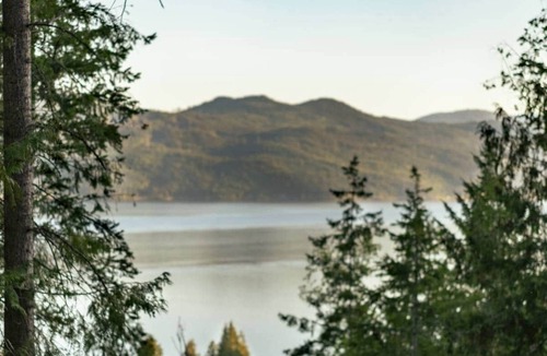 Magna bay Cabin | Goddess at Namastay Glamping Retreat