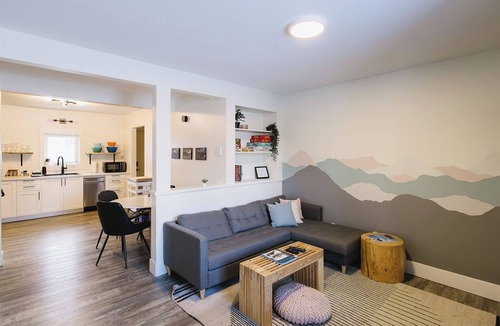 Golden House | Golden Rockies Suites—3 BR | Downtown