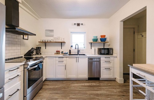 Golden House | Golden Rockies Suites—3 BR | Downtown