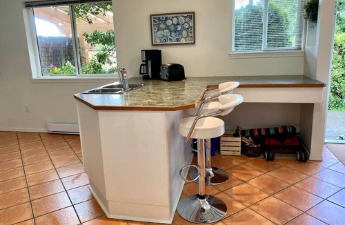 Shawnigan Lake Condo | Good Life (lower Suite) @ Shawnigan Beach Resort.