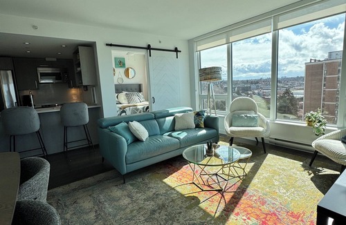 Downtown Eastside Condo | Gorgeous 2 Bdrm Condo with Huge Private Mountain & City View Terrace
