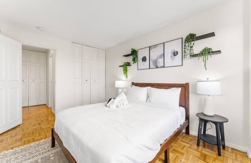 North Brookline Apartment | Gorgeous 2bd/1.5ba Next to BU 96xa