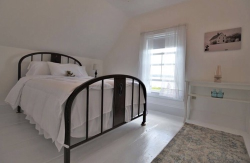 South Addison Other | Gorgeous 5 Bed Seaside Farmhouse!