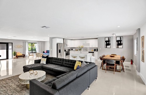 Highland Lakes House | Gorgeous 5BR Villa +Heated Pool!