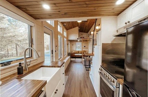Chester Cabin | Gorgeous Cedar Tiny House for a Unique Pet-Friendly Getaway in Chester, Vermont