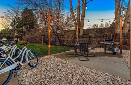 University Acres Apartment | Gorgeous Hideout Near Old Town – Free Bikes!