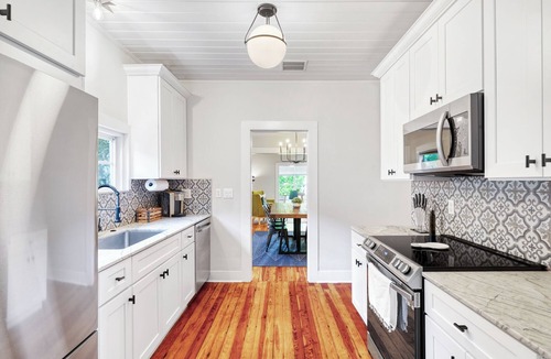 Parrot Cove House | Gorgeous Paradise House with Three Studios Attached!