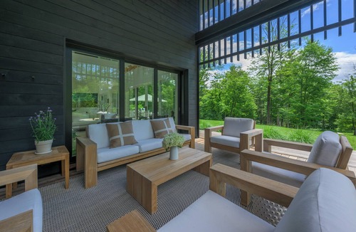 Great Barrington House | Gorgeous Private Contemporary WALK TO TOWN! Monthly rental