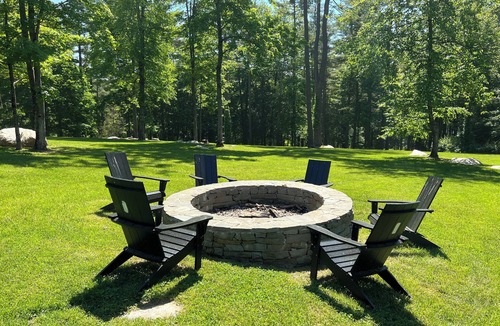 Great Barrington House | Gorgeous Private Contemporary WALK TO TOWN! Monthly rental