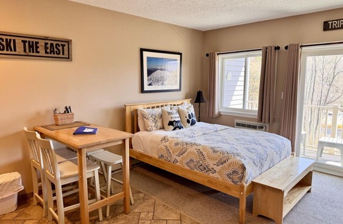 Lincoln Condo | Gorgeous River & Mtn Views , 4.95 Star Studio, Pool & Hot Tub