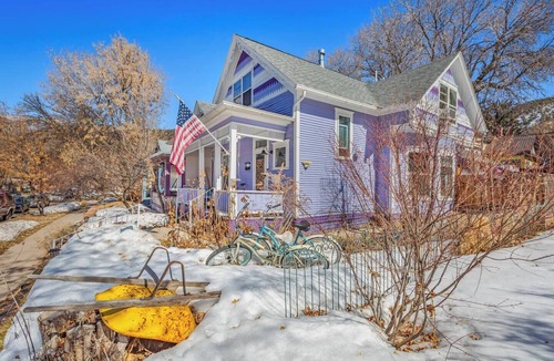 Glenwood Springs House | Gorgeous Suite at the Downtown Floradora House