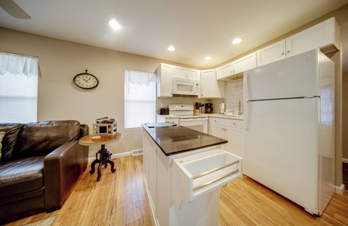 Geneva-on-the-Lake Cottage | Gotl Strip Cottage, Walk to the Beach