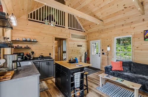 Strafford Cottage | Grace Cottage - Serene Private Location