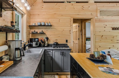 Strafford Cottage | Grace Cottage - Serene Private Location